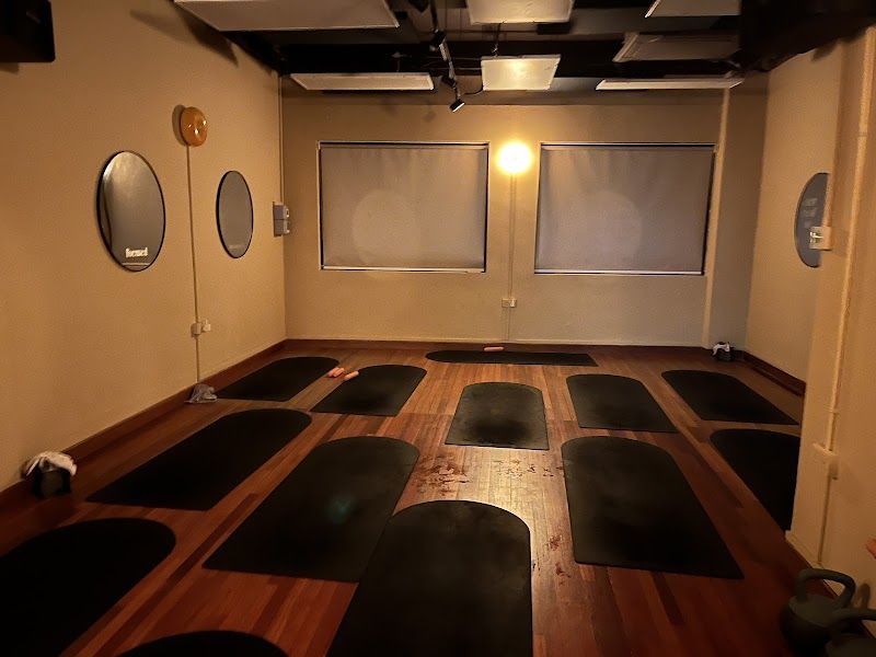 Lights Off, Music On. Studio Glaze